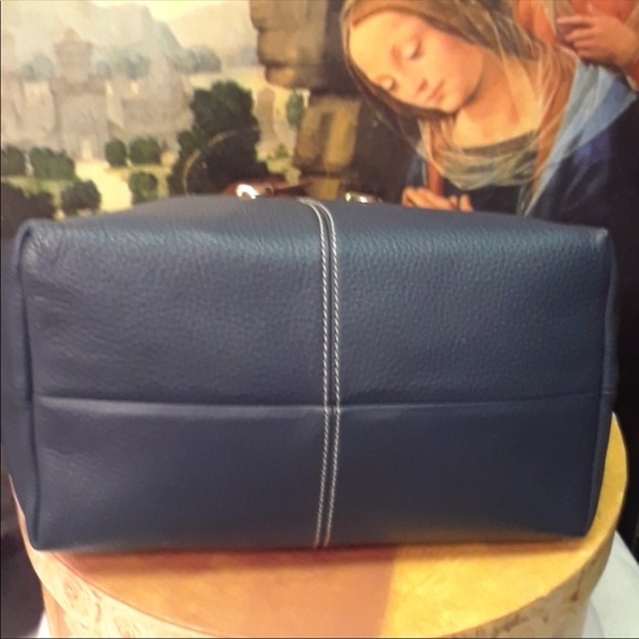 Dooney & Bourke - Picture 7 of 7